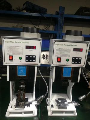 YH-09H002 JST European Flag Terminal Crimping Machine Applicator с 40 мм сдвигающимся ходом